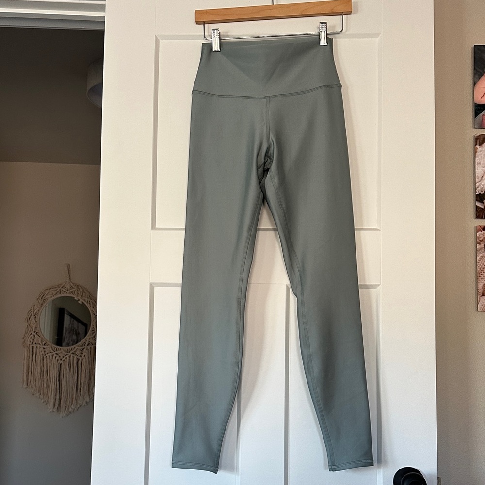 ALO Yoga Ice High-Waisted Fleece Lined Leggings